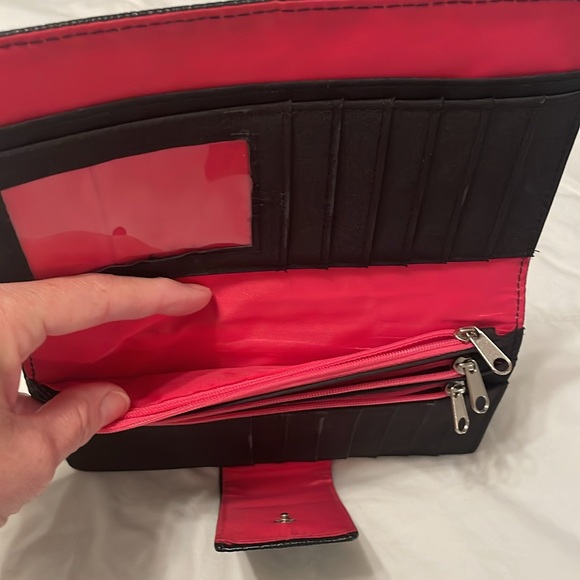 Keneth Cole REACTION wallet. - Picture 4 of 8